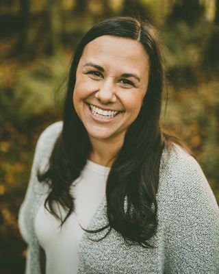 Lara Rabb profile image